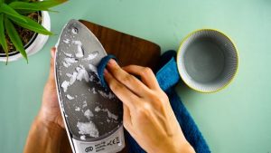 تمیز کردن کف اتو با جوش شیرین